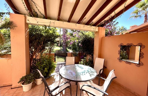 Mar de Cristal Chalet De Esquí | Bungalow junto a la piscina cara sur, con terraza