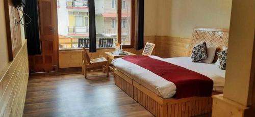Manali Hotel | POP The View Point Cottage Eagle Eye