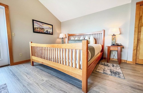 Lutsen Hotel | Poplar River Condos 513 - Lake Superior - Lutsen, MN