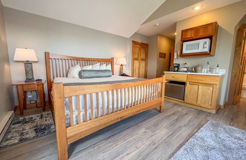 Lutsen Hotel | Poplar River Condos 513 - Lake Superior - Lutsen, MN
