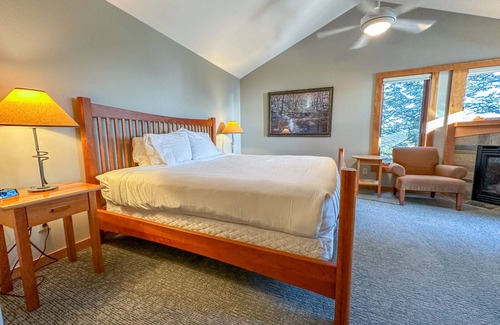 Lutsen Hotel | Poplar River Condos 601 - Lake Superior - Lutsen, MN