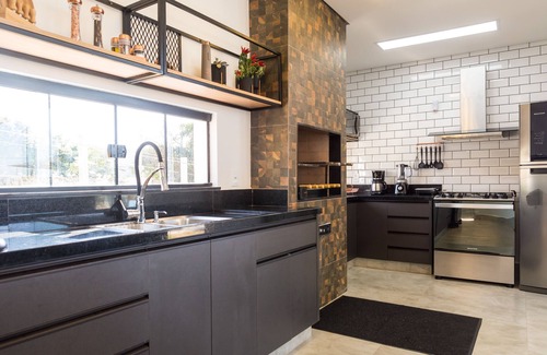 Alexania Cabaña | High standard