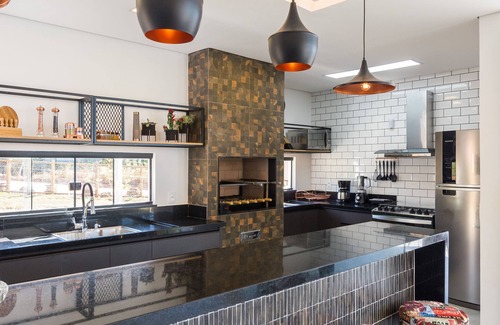 Alexania Cabaña | High standard