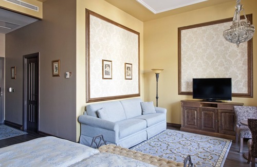 Salou Hotel | PortAventura Hotel Lucy's Mansion - Includes unlimited access & Express wristband to PortAventura Park & Ferrari Land