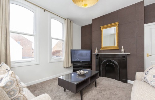 York Cabaña | Portland Apartment - sleeps 3 guests in 2 bedrooms