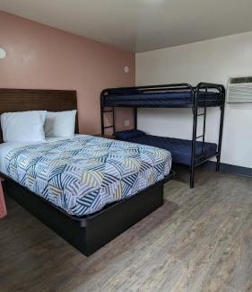 Parkrose Hotel | Portland Value Inn