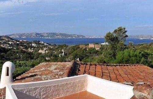 Punta Sardegna Villa | Bonito chalet con jardín con vistas al archipiélago de la Magdalena