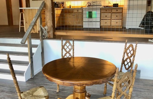 Rumney Casa | Post & Beam Chalet w/ Stunning Lake & Mountain Views