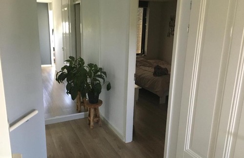 Ijsselmonde Villa | Prachtige ruime woning met uitzicht op water.