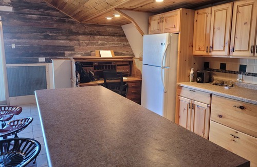 Cherry Creek Casa | "Prairie Base Camp" a retreat & great views, deer, grouse and an occasional elk.