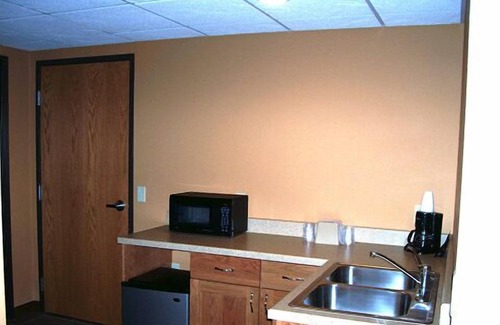 Holmen Hotel | Prairie Inn and Suites Holmen/La Cross