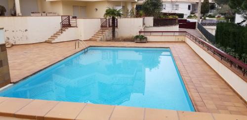 Llanca Casa | Preciosa casa con piscina de agua salada y aire acondicionado