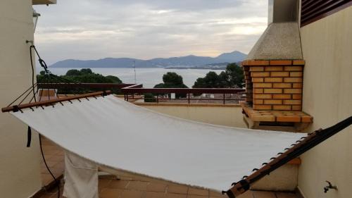 Llanca Casa | Preciosa casa con piscina de agua salada y aire acondicionado