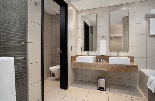 Kempton Park Hotel | Premier Hotel OR Tambo