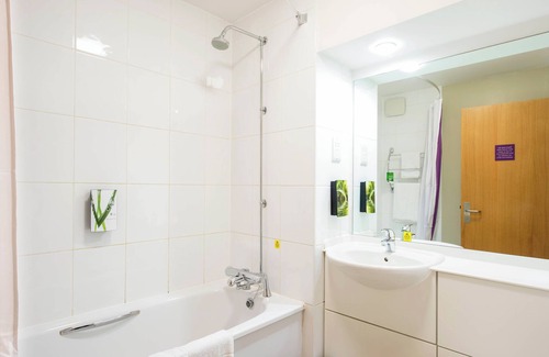 Bournemouth Hotel | Premier Inn Bournemouth Westbourne