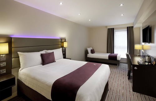 Alveston Hotel | Premier Inn Bristol - Alveston