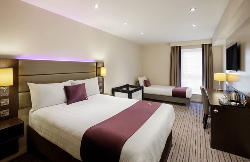 Waunlwyd Hotel | Premier Inn Ebbw Vale