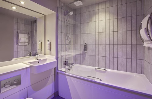 Fareham Hotel | Premier Inn Fareham
