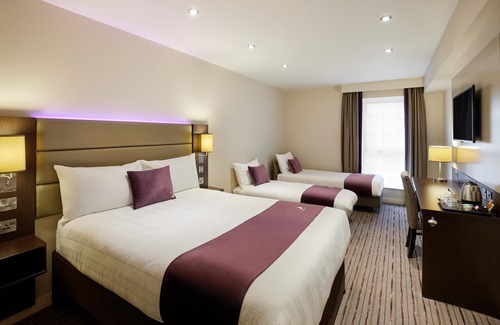 Kenton Hotel | Premier Inn London Harrow