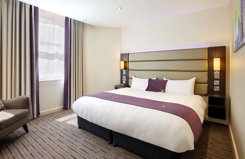 Flamstead Hotel | Premier Inn Luton South - M1 J9