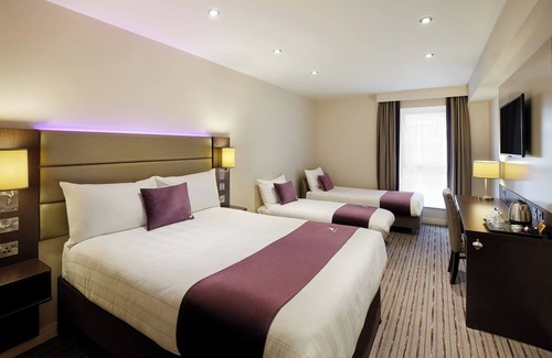 Flamstead Hotel | Premier Inn Luton South - M1 J9