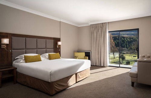 Himeville Hotel | Premier Resort Sani Pass