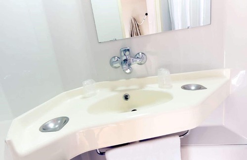 Tarbes Hotel | Premiere Classe Tarbes - Bastillac