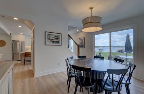 Pewaukee Casa | Premium Pewaukee Lakefront Home