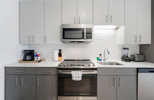 River North Apartamento | Premium Urban 4BR - Perfect Mix of Comfort & Location