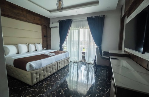Ikeja Hotel | Presken Awolowo Way - Ikeja