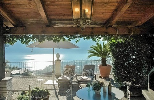 Gravedona Casa | Pretore Romantico Loft Holiday Apartment with Pool