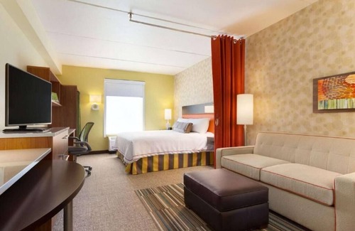 Newtonville Hotel | Prime Location! Indoor Pool, Pet-Friendly Property, Free Breakfast and Parking!