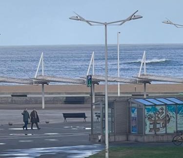 Distrito Oeste Apartamento | Primera línea playa con parking