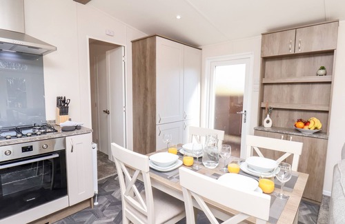 Runswick Bay Cabaña | Primrose Lodge