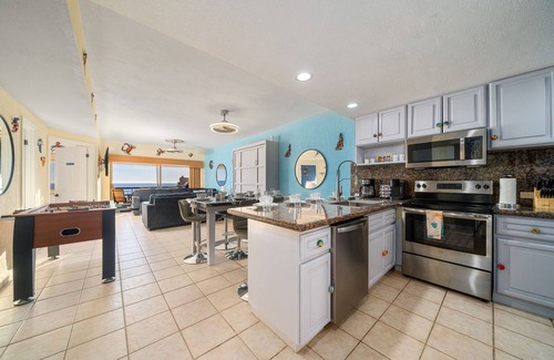 Centro Casa | Princesa 3BR/2BA OV Penthouse- 502D