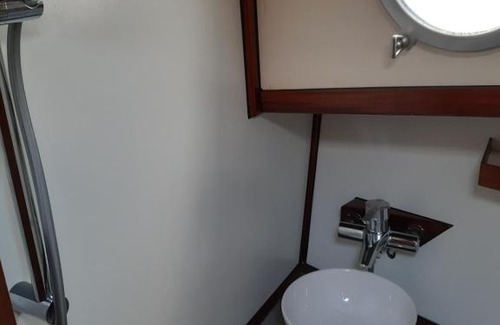 Kamperland Cama Y Desayuno | Privé B&B Motorsailer Rataplan