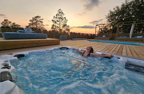 Vallentuna Villa | Privat Spirit Spa Villa