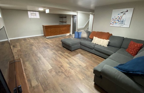 Oakmont Casa | Private 3 BR home near local restaurants, bars, and parks.