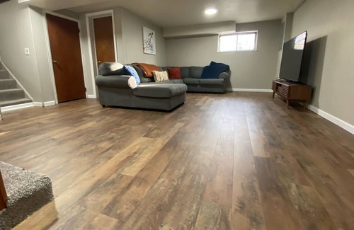 Oakmont Casa | Private 3 BR home near local restaurants, bars, and parks.