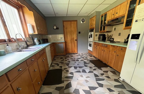 Cambra Otro | Private 30 Acre Mid Century Modern Farmhouse w/ Pond by Rickets Glen State Park