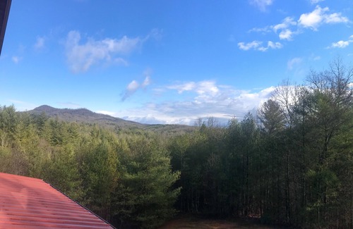 Mineral Bluff Cabina | Cabina Edelweiss, donde el encanto europeo se encuentra con la hospitalidad sureña