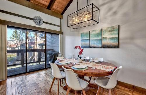 South Lake Tahoe Casa | Private beach, Close to ski, Resort Amenities!