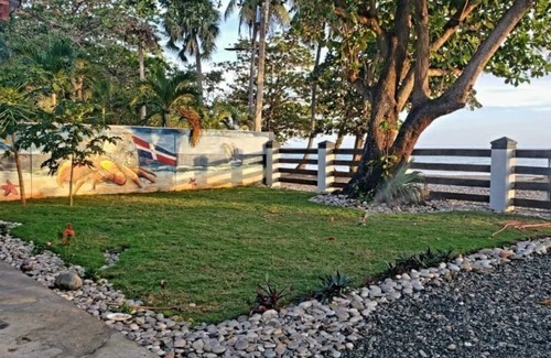 Bocacanasta Casa | Private Beach Front House in Bani
