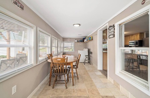 Taylorsville Cabaña | Private beach, game room, tiki bar!