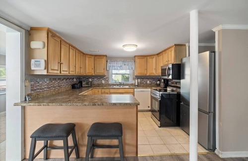 Taylorsville Cabaña | Private beach, game room, tiki bar!