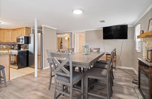 Taylorsville Cabaña | Private beach, game room, tiki bar!