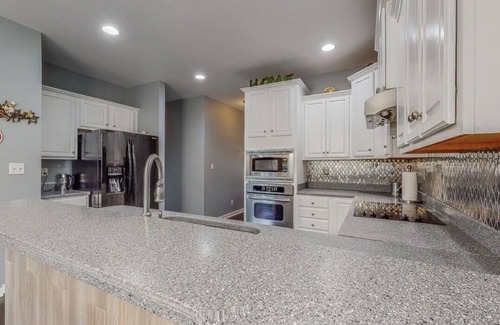 Chesterfield Casa | Private bedroom and bath!