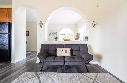 Westside Casa | Private Brighton Park Paradise