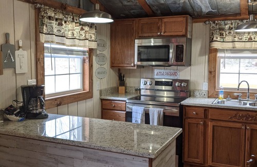 Columbia Cabina | Private cabin located on 7 acres in the country