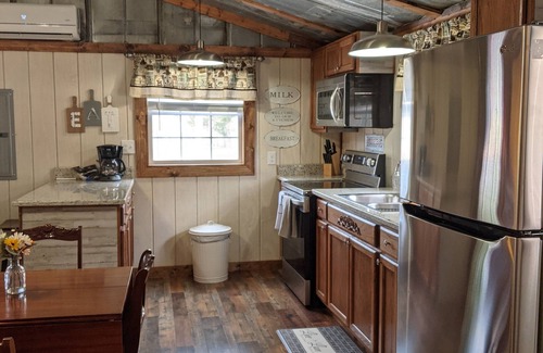 Columbia Cabina | Private cabin located on 7 acres in the country